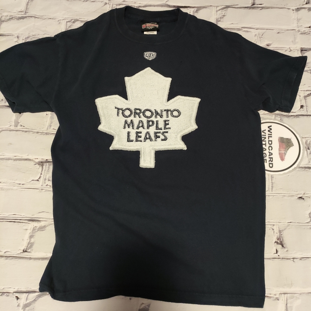 Toronto Maple leafs T shirt size
